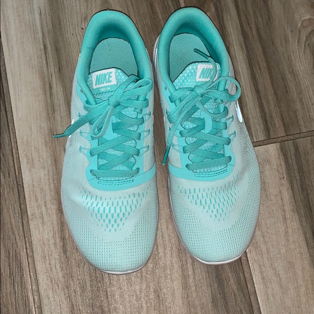Women’s Nike Shoe